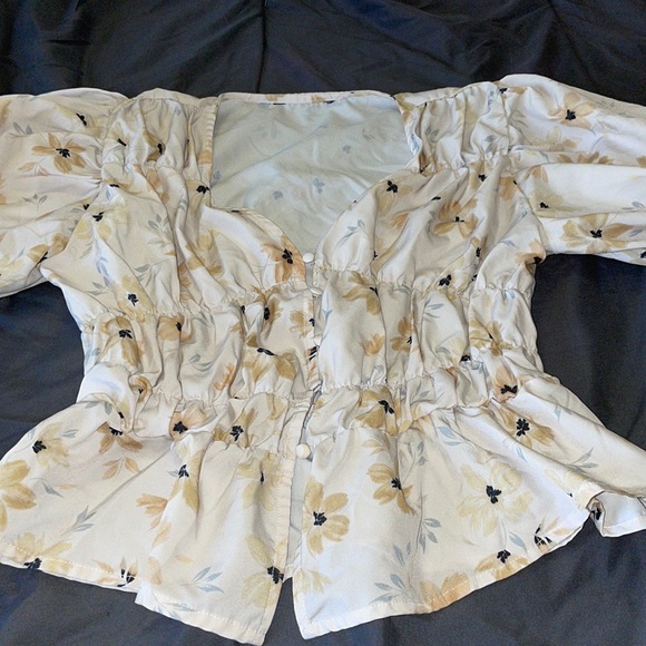 Cute Top - Picture 1 of 1